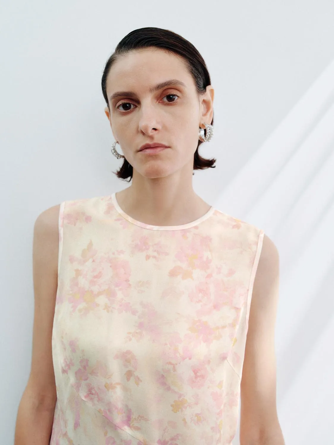 Floral Sleeveless Overhead Shirts sold by Urban Revivo product image thumbnail 3