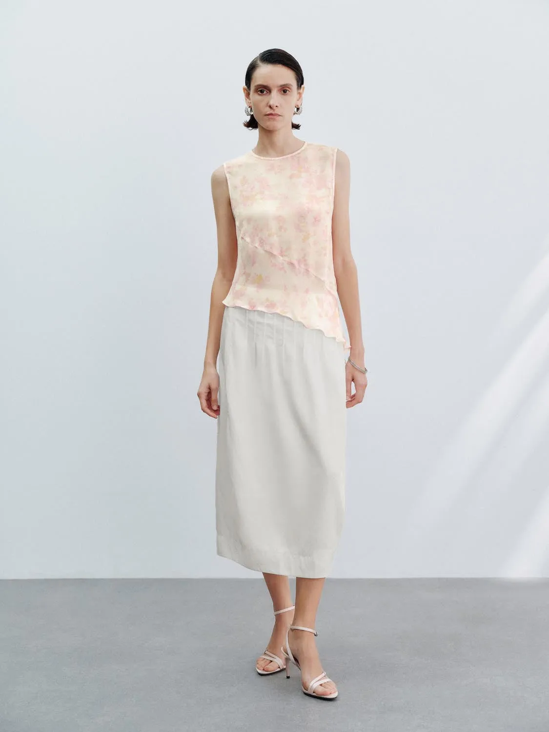 Floral Sleeveless Overhead Shirts sold by Urban Revivo product image thumbnail 4