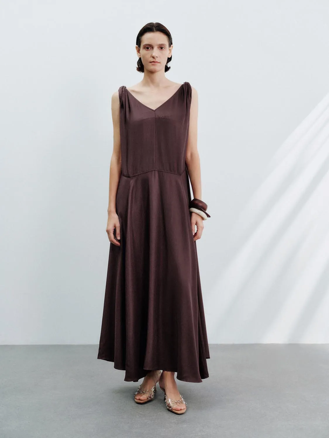 V-Neck Sleeveless A-Line Maxi Dresses sold by Urban Revivo product image thumbnail 4