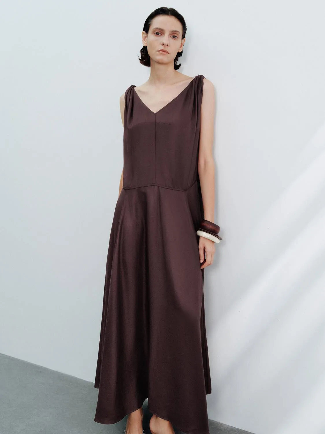 V-Neck Sleeveless A-Line Maxi Dresses sold by Urban Revivo product image thumbnail 3