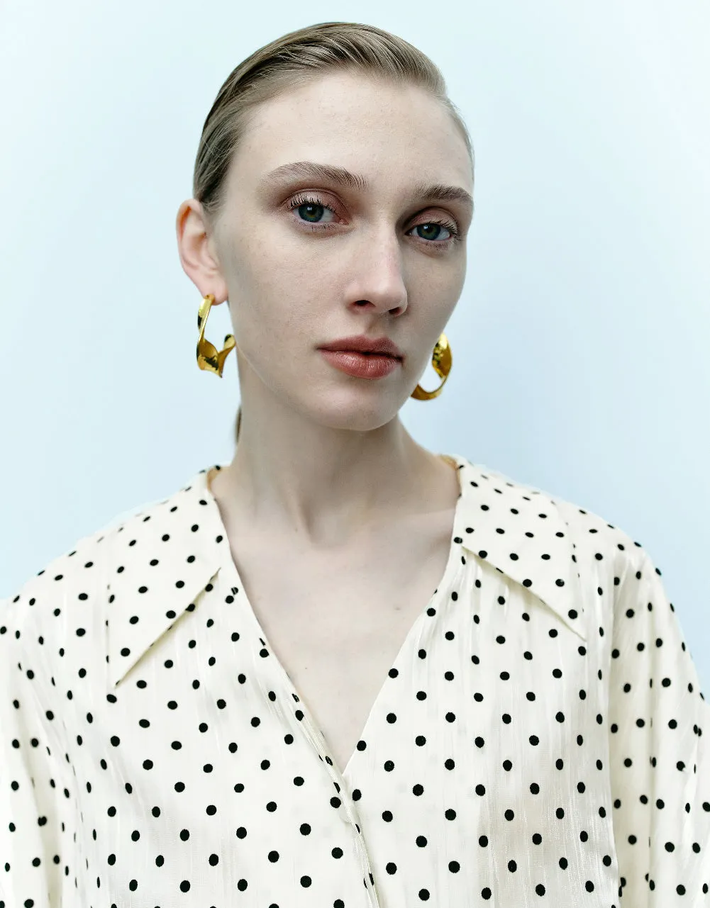 Polka Dot V-Neck Shirt sold by Urban Revivo product image thumbnail 5
