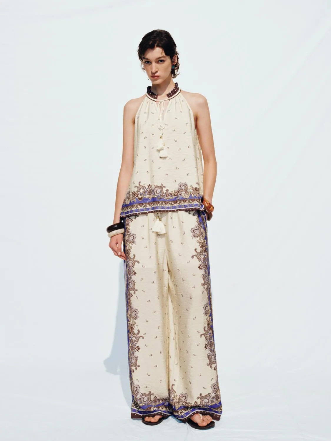 Sleeveless Floral Overhead Shirts sold by Urban Revivo product image thumbnail 4