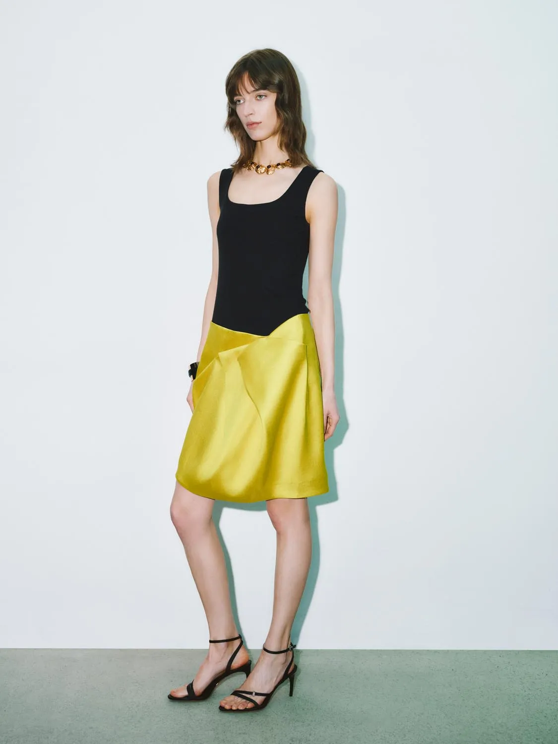 Mini Straight Skirts sold by Urban Revivo product image thumbnail 4