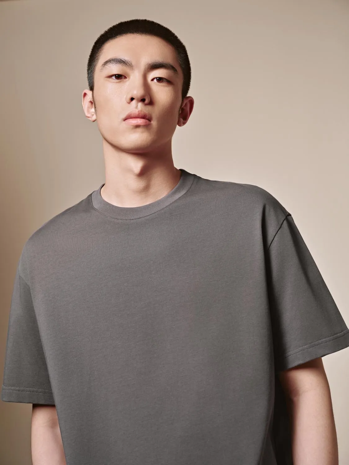 T-Shirts sold by Urban Revivo product image thumbnail 3