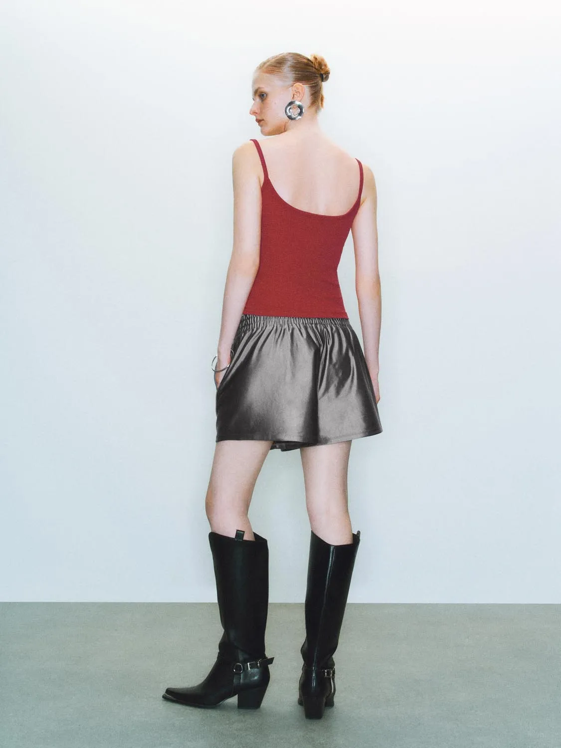 Vogue Shorts sold by Urban Revivo product image thumbnail 4