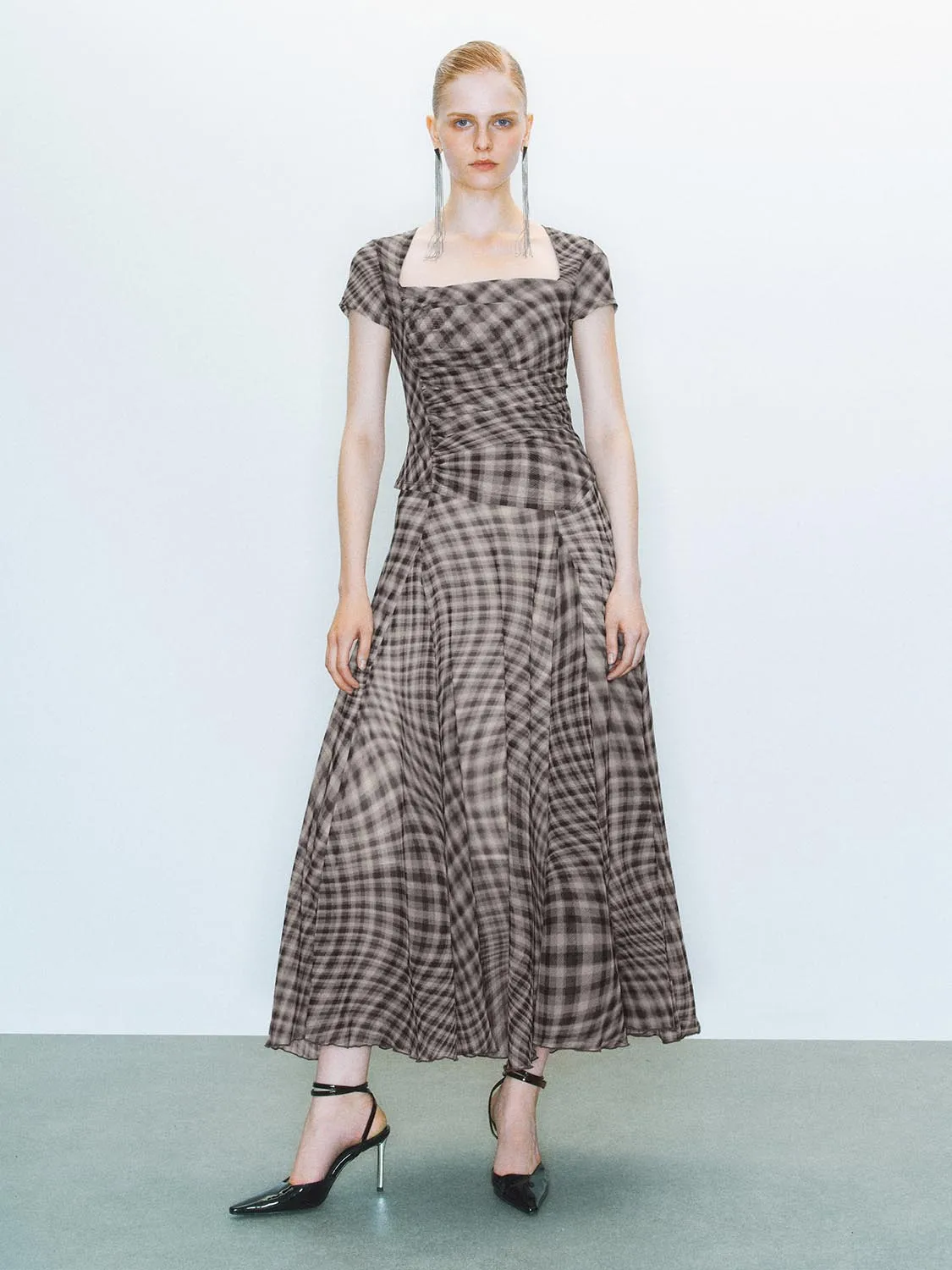 Overhead Shirts sold by Urban Revivo