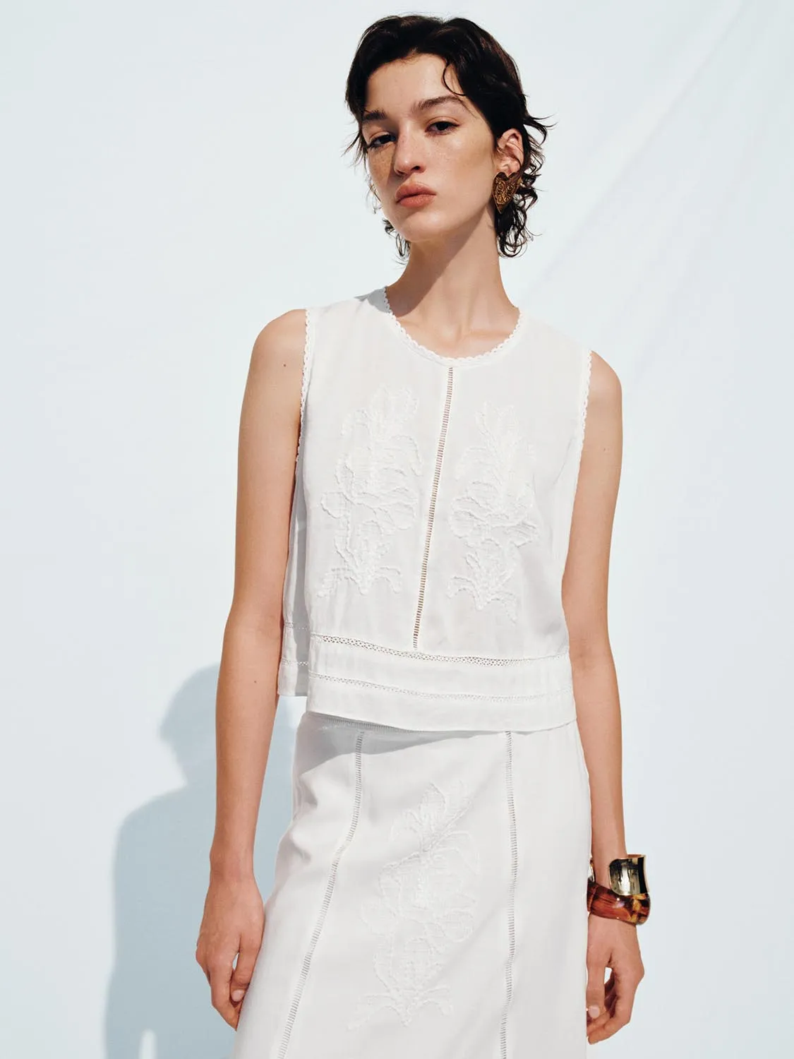 Overhead Shirts sold by Urban Revivo