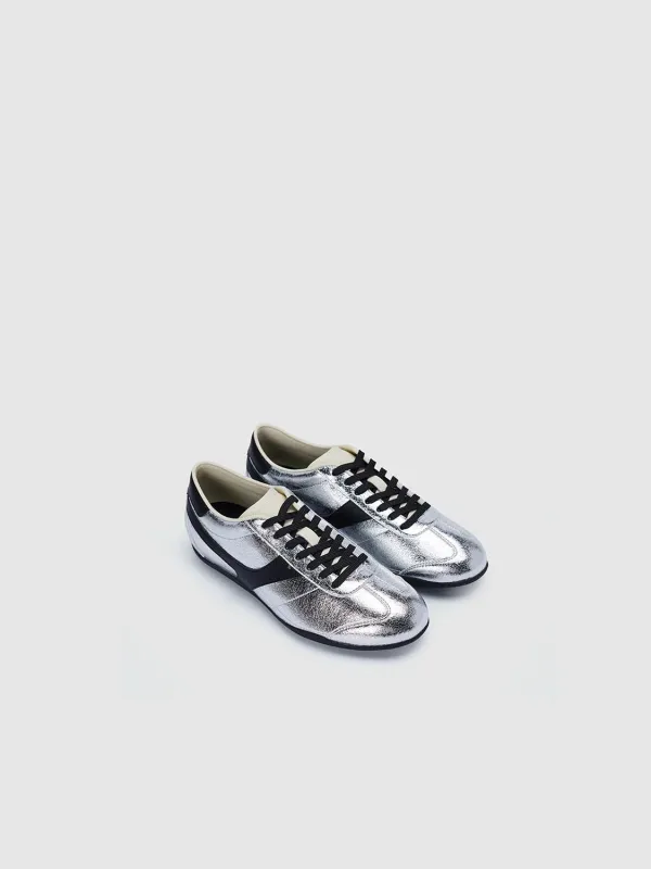 Socks sold by Urban Revivo