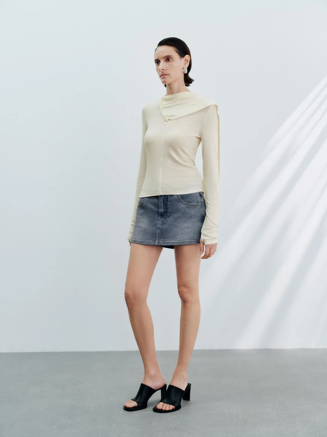 Scarf Décor T-Shirts sold by Urban Revivo product image thumbnail 5