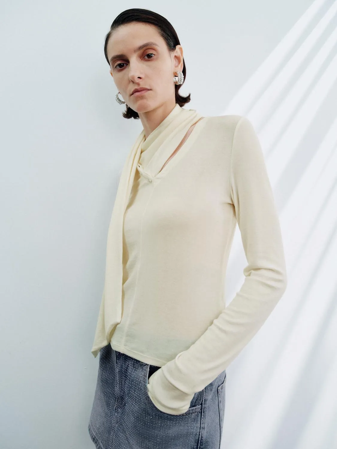 Scarf Décor T-Shirts sold by Urban Revivo product image thumbnail 2