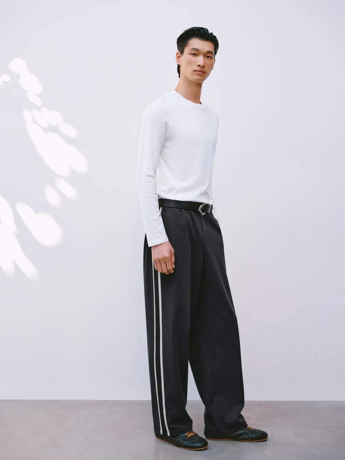 Long Sleeve T-Shirts sold by Urban Revivo product image thumbnail 5