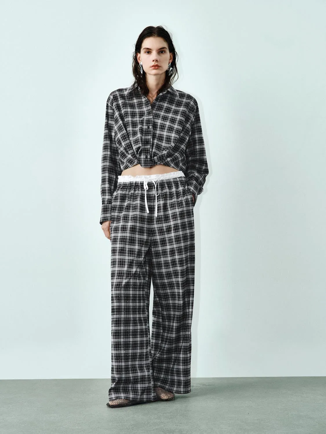 Overhead Cropped Shirts sold by Urban Revivo product image thumbnail 4