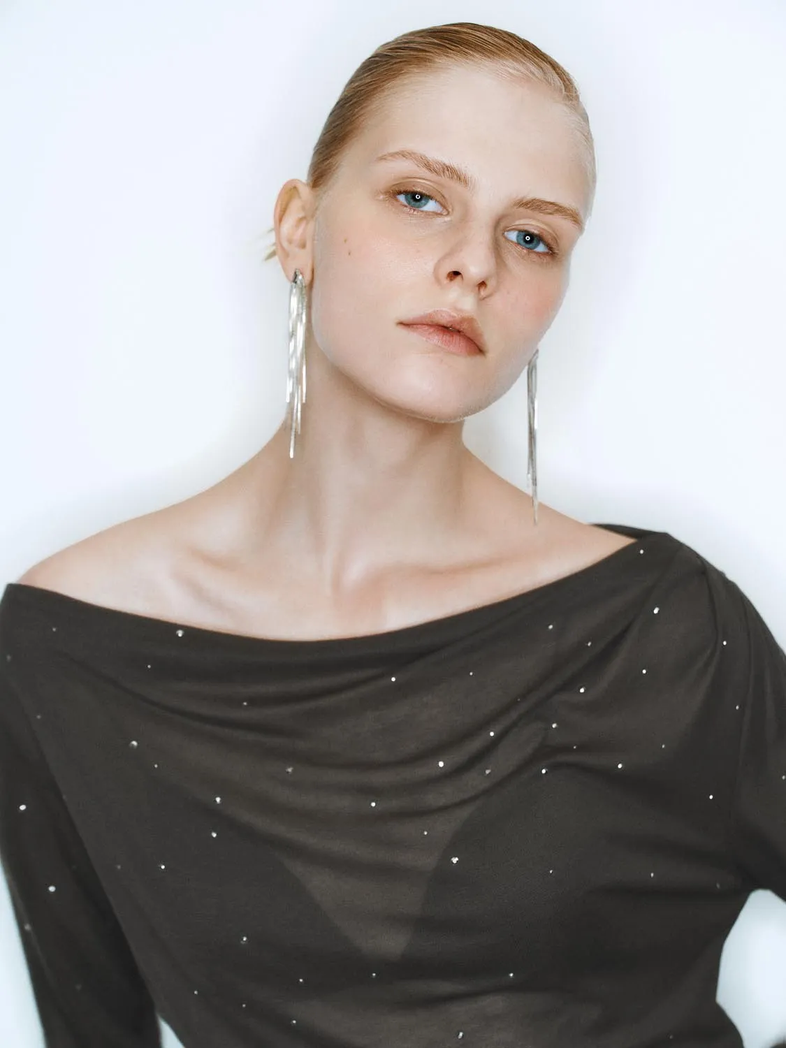 Off Shoulder T-Shirts sold by Urban Revivo product image thumbnail 3