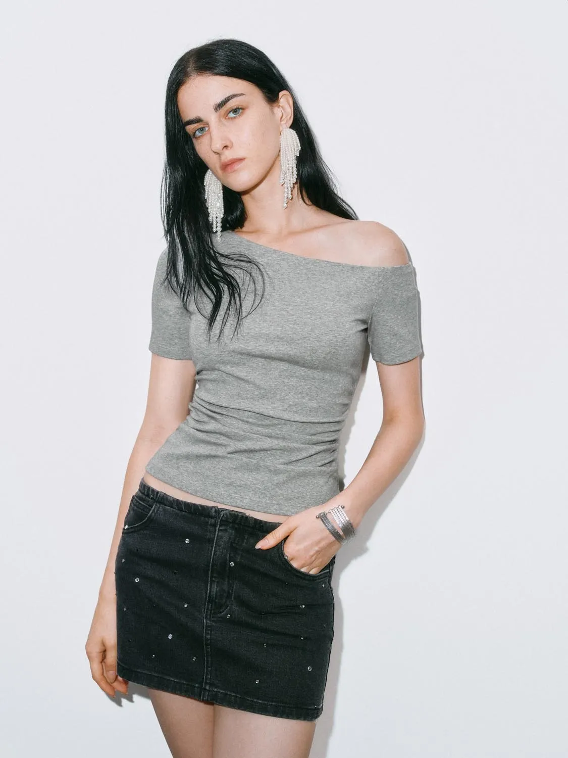 One Shoulder T-Shirts sold by Urban Revivo