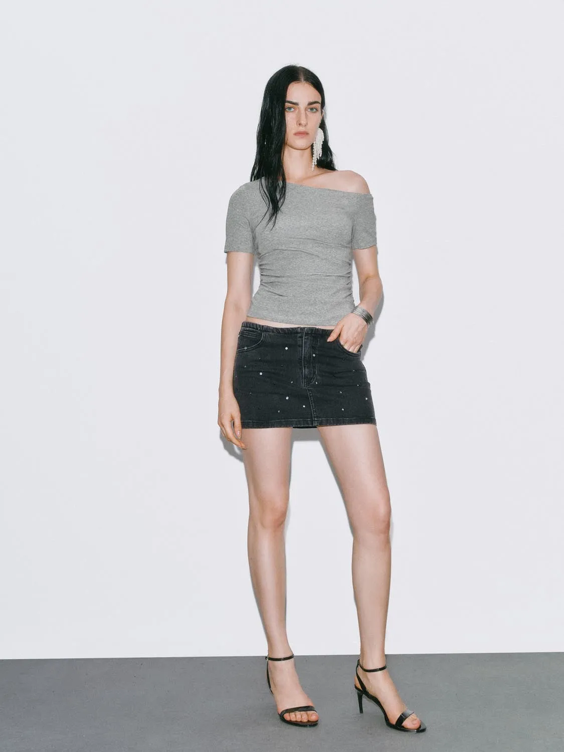 One Shoulder T-Shirts sold by Urban Revivo product image thumbnail 5