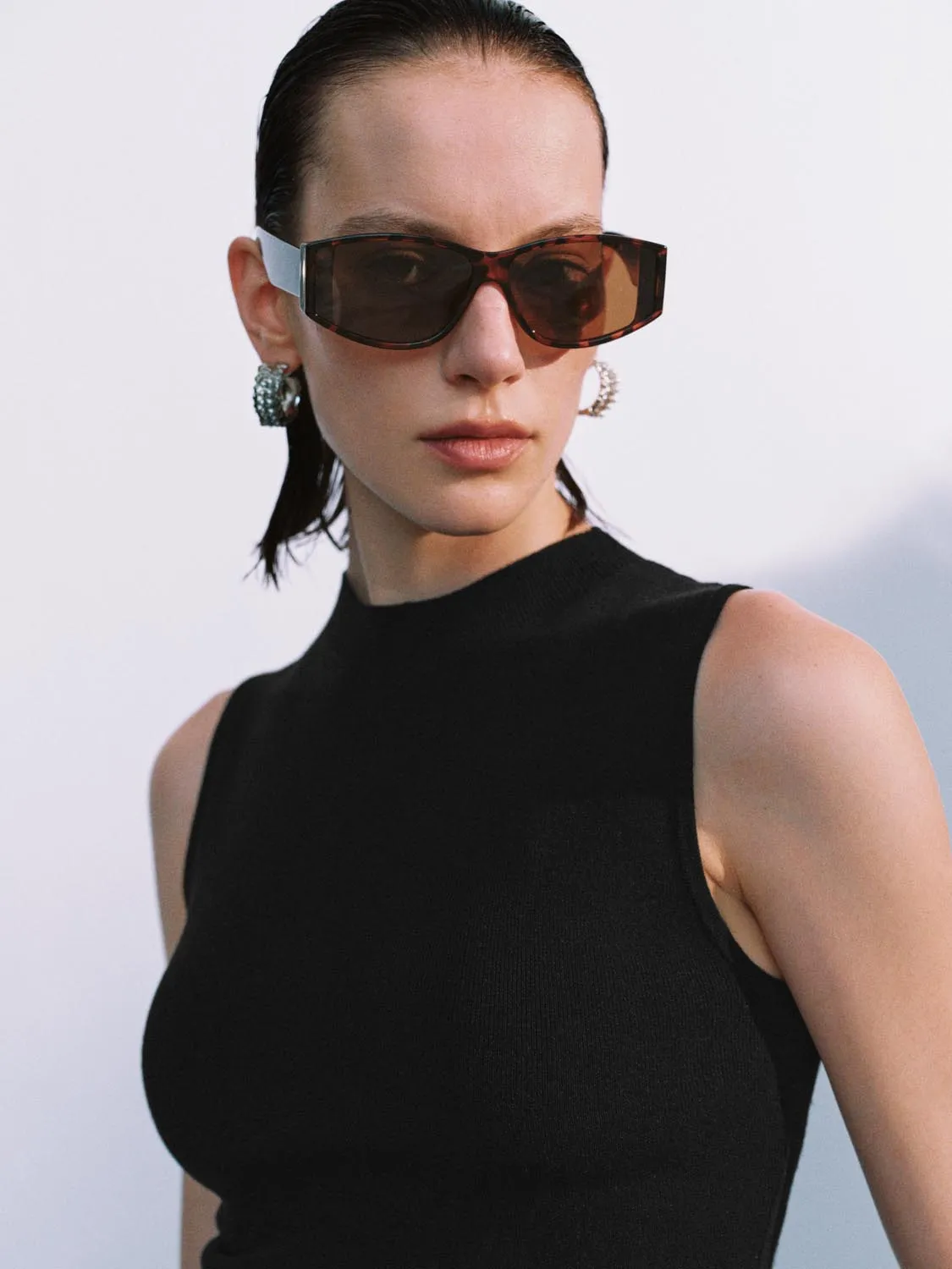 Knitted Sleeveless T-Shirts sold by Urban Revivo product image thumbnail 3