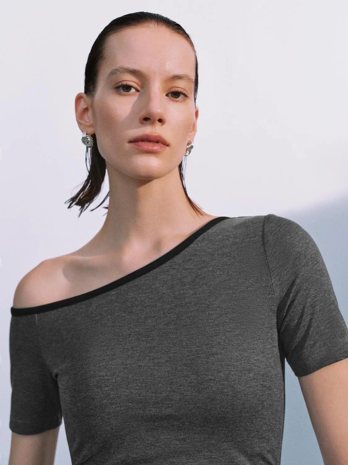 One Shoulder T-Shirts sold by Urban Revivo product image thumbnail 3