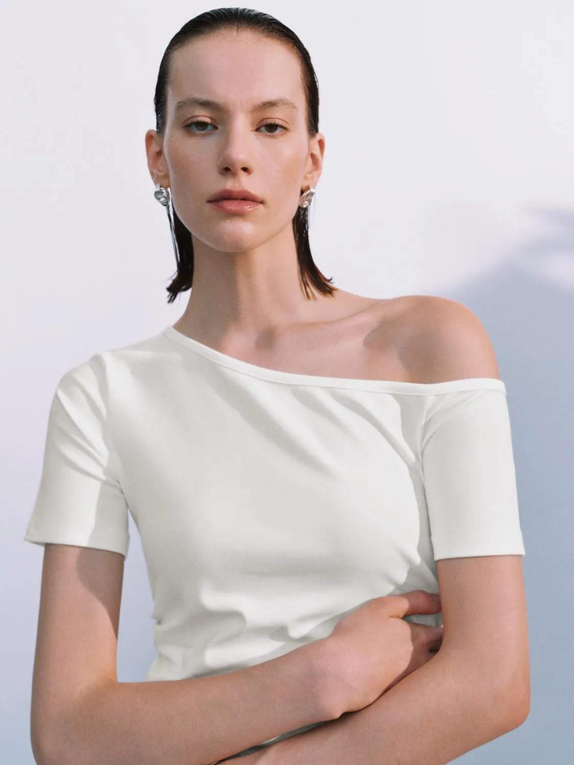 One Shoulder T-Shirts sold by Urban Revivo product image thumbnail 3