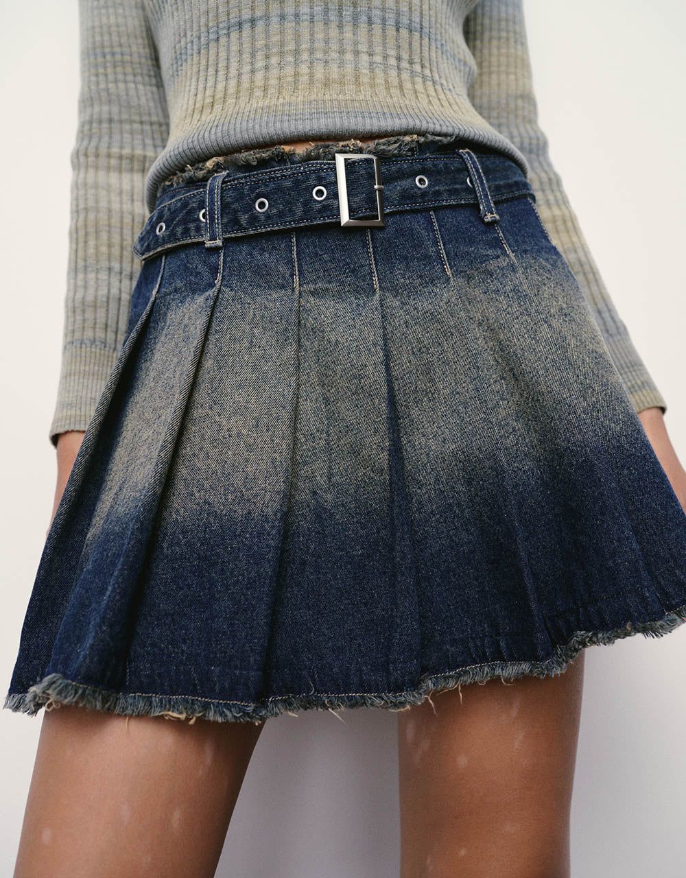 Raw Hem Pleated Mini A-Line Denim Skirt sold by Urban Revivo product image thumbnail 5