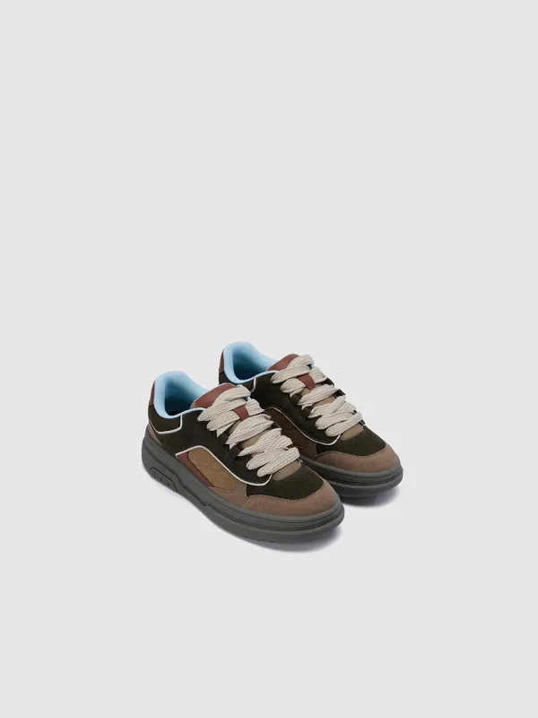 Sneakers sold by Urban Revivo