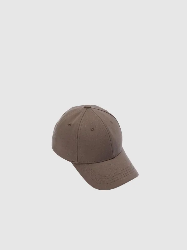 Baseball Caps sold by Urban Revivo