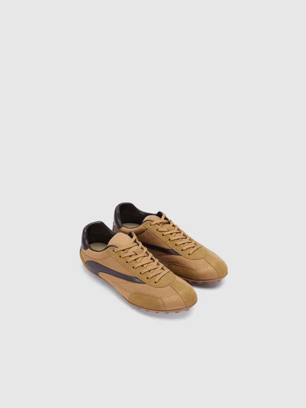 Sneakers sold by Urban Revivo