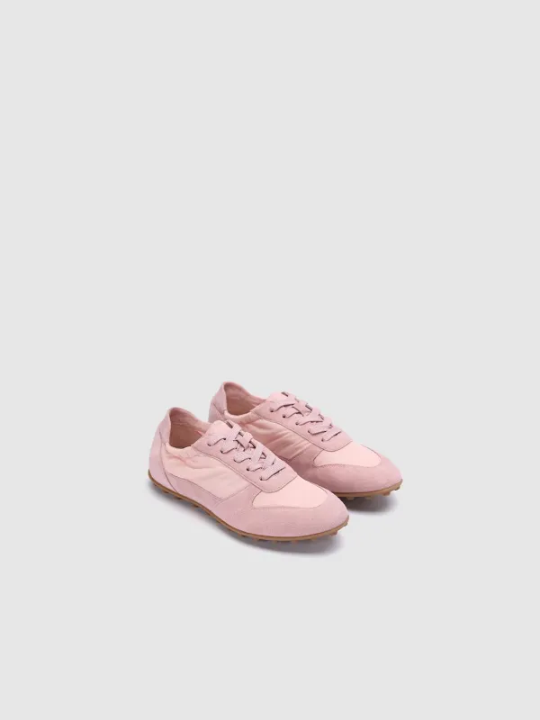 Sneakers sold by Urban Revivo