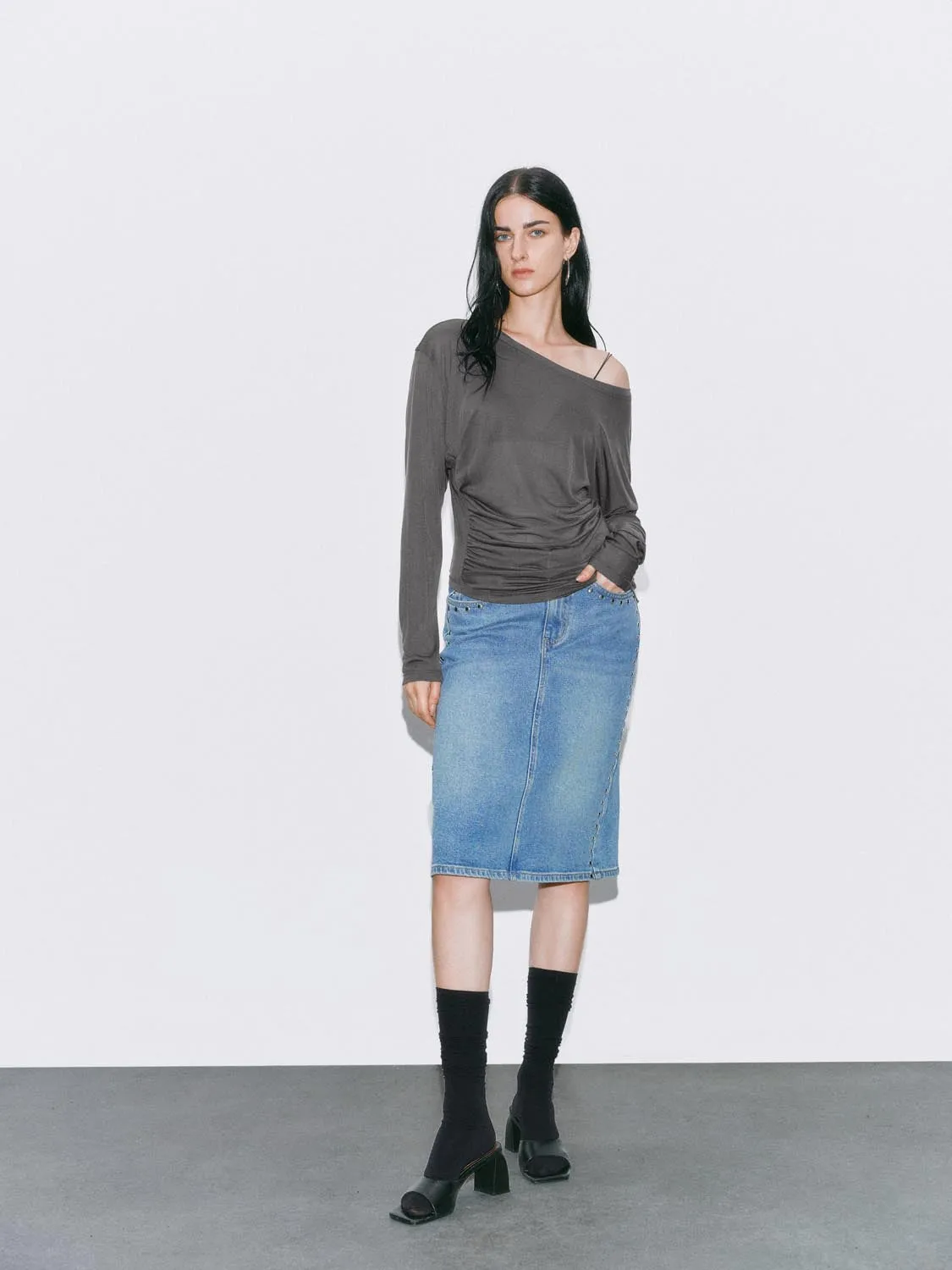 One Shoulder T-Shirts sold by Urban Revivo product image thumbnail 4