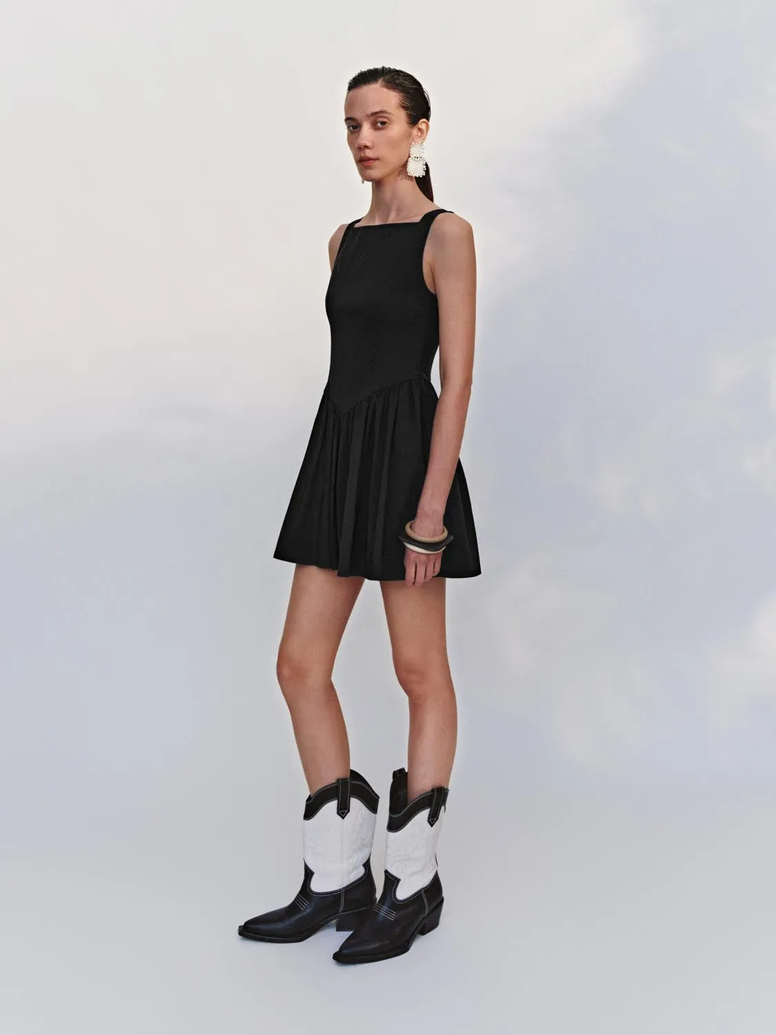 Sleeveless Mini Dresses sold by Urban Revivo product image thumbnail 4