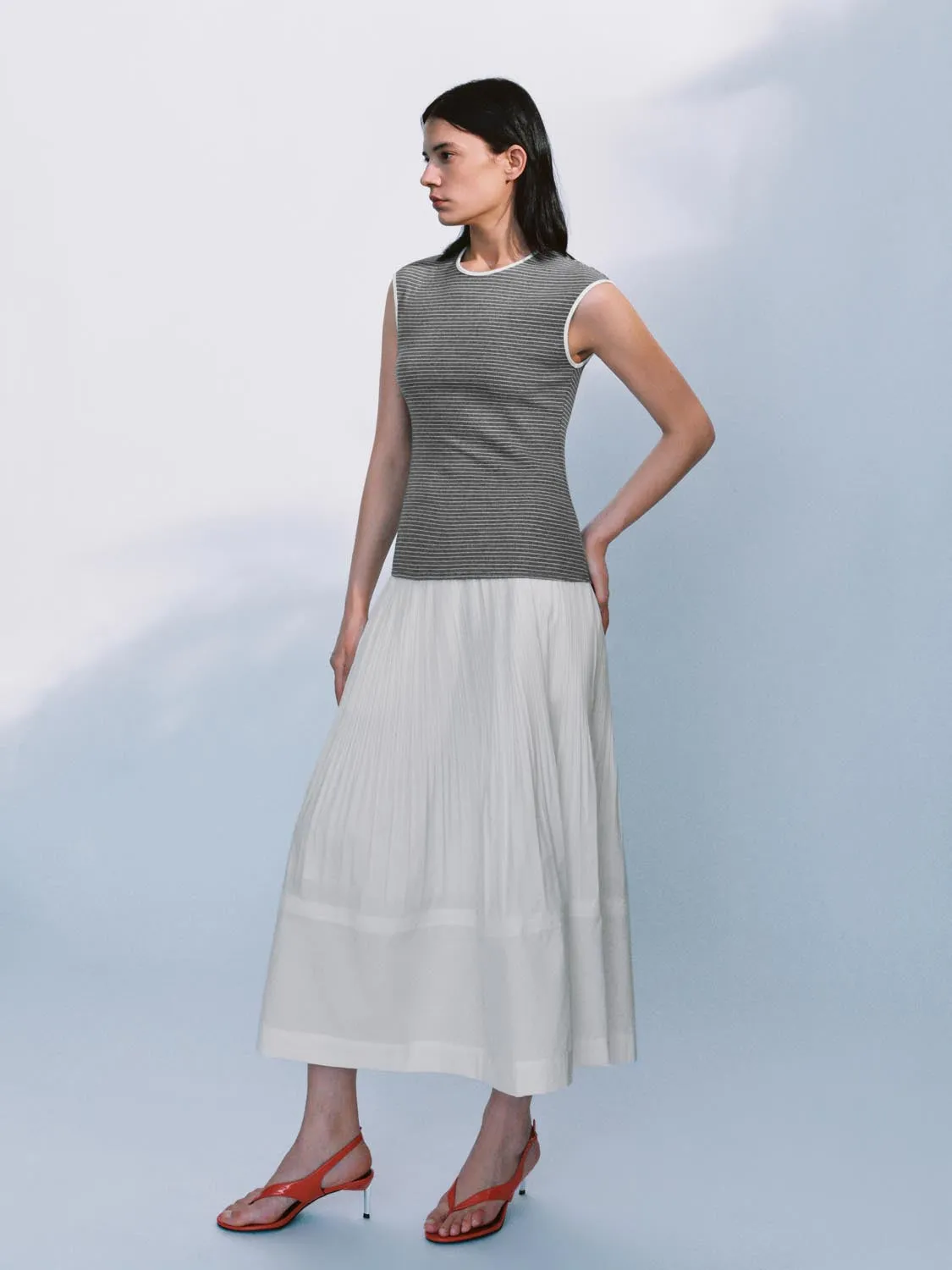 Sleeveless T-Shirts sold by Urban Revivo product image thumbnail 5
