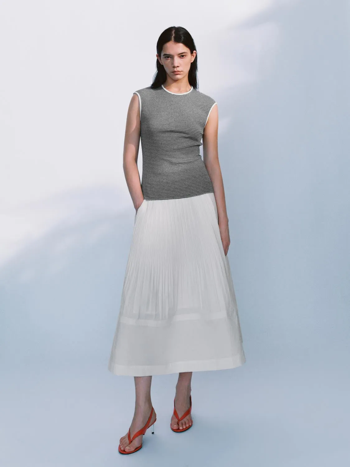 Sleeveless T-Shirts sold by Urban Revivo product image thumbnail 4