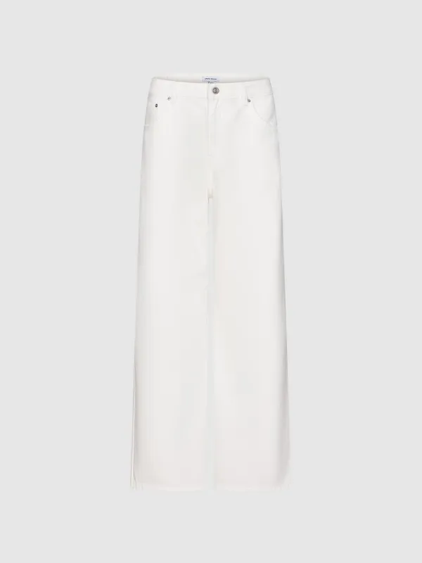 Denim Jeans sold by Urban Revivo