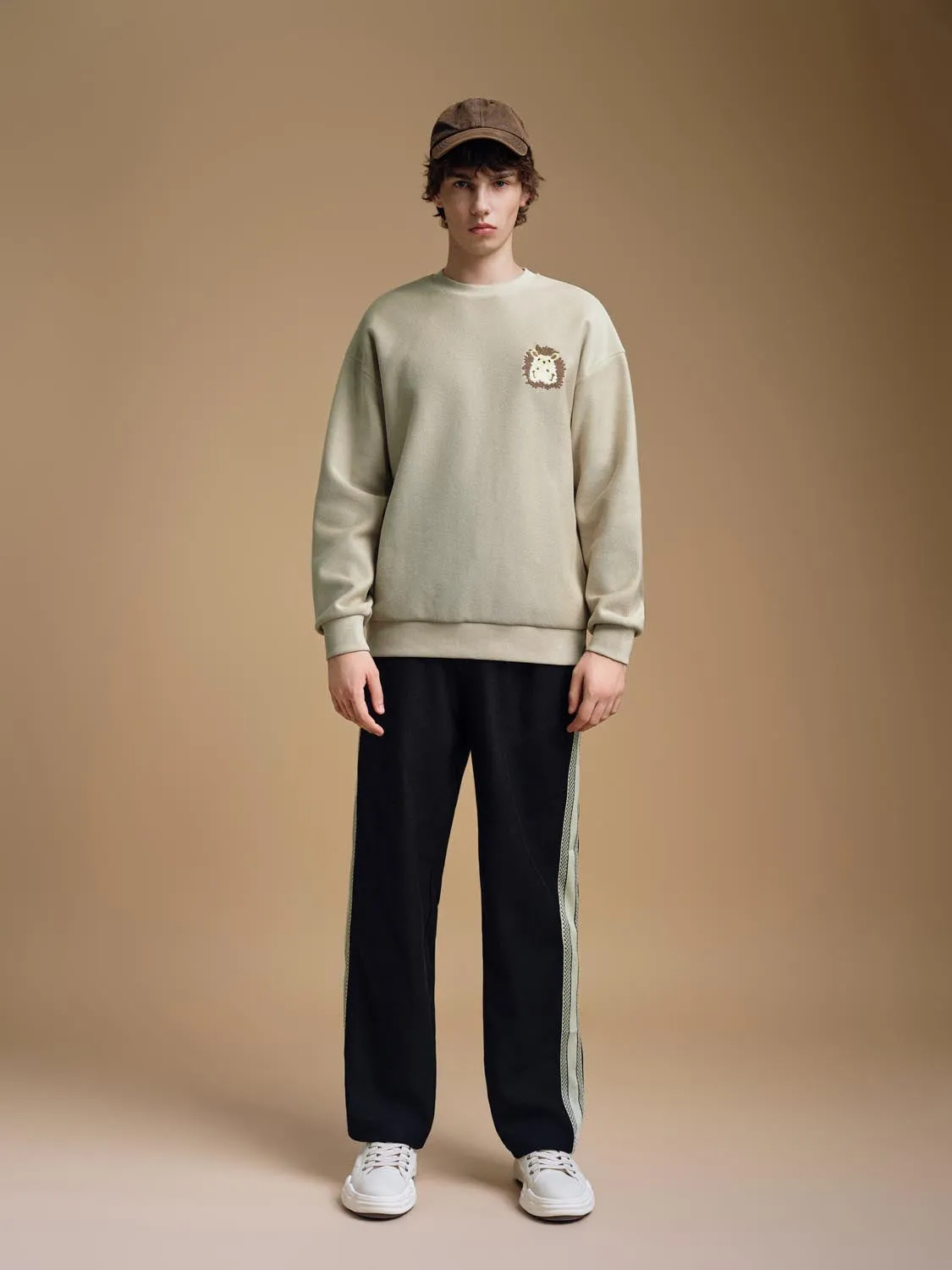 Sweatshirts sold by Urban Revivo product image thumbnail 4