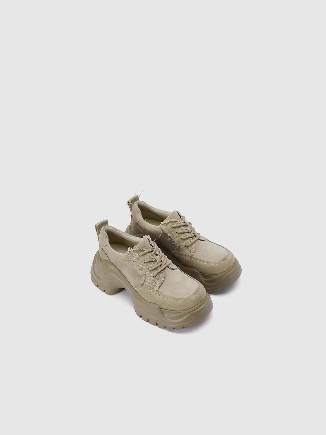 Pumps sold by Urban Revivo