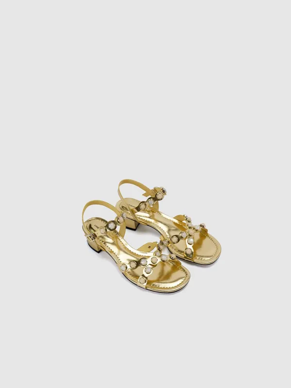 Sandals sold by Urban Revivo