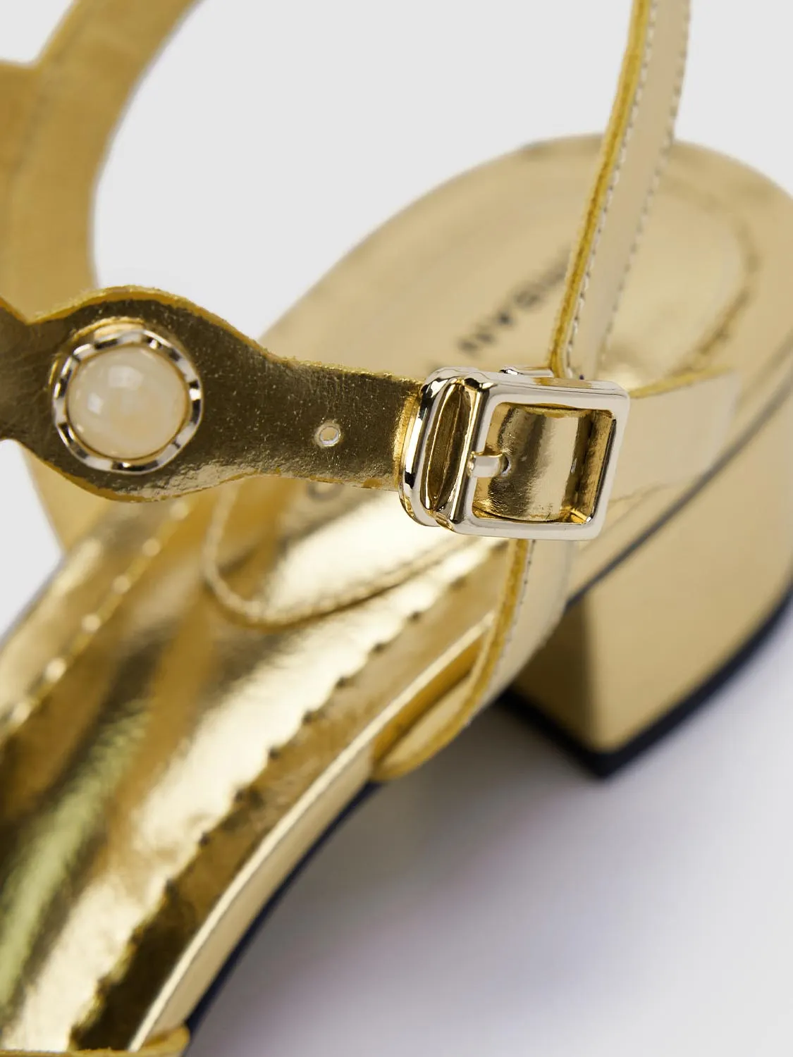 Sandals sold by Urban Revivo product image thumbnail 5