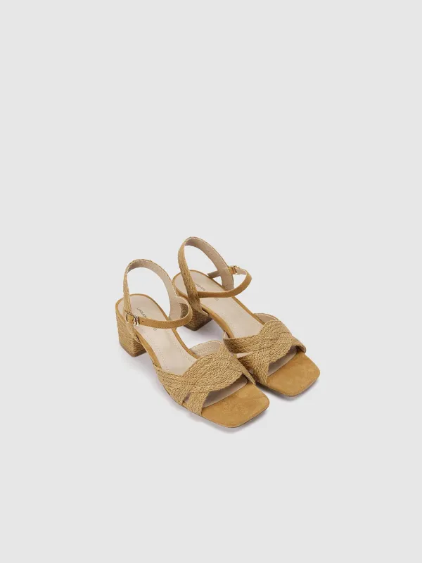 Sandals sold by Urban Revivo