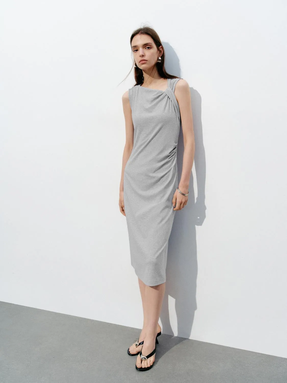 Skinny-Fit Sleeveless Maxi Dresses sold by Urban Revivo product image thumbnail 5