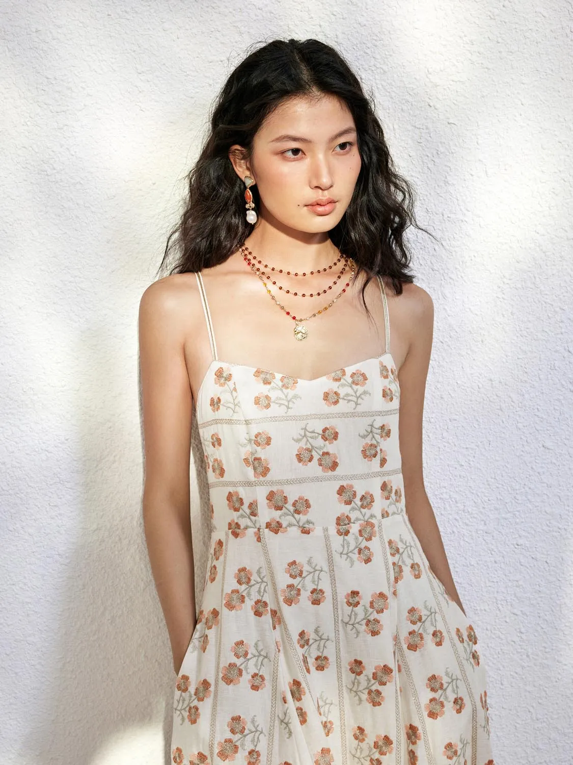 Halter Neck Floral A-Line Mini Dresses sold by Urban Revivo product image thumbnail 2