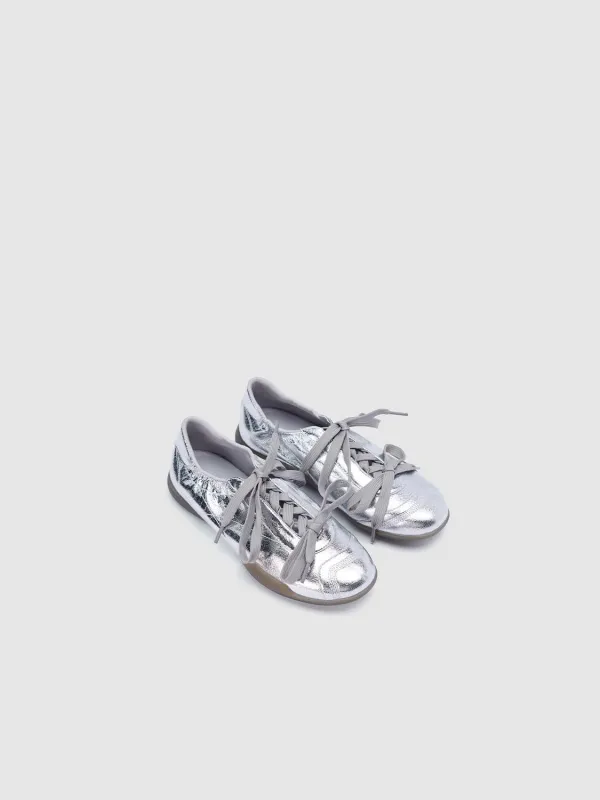 Pumps sold by Urban Revivo