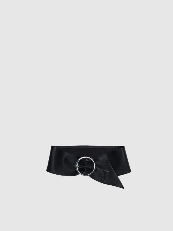 Belts sold by Urban Revivo