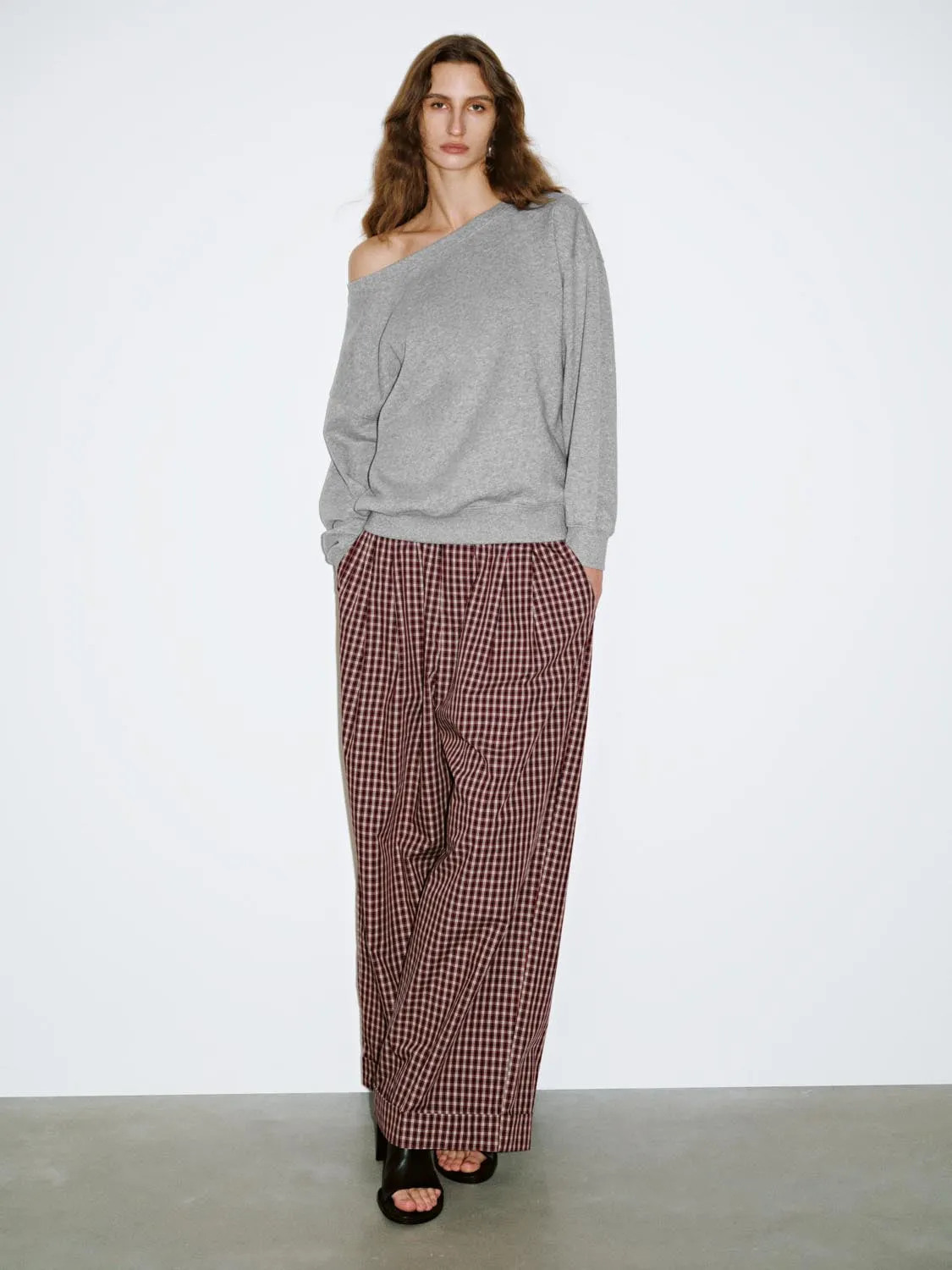 One Shoulder Sweatshirts sold by Urban Revivo product image thumbnail 5