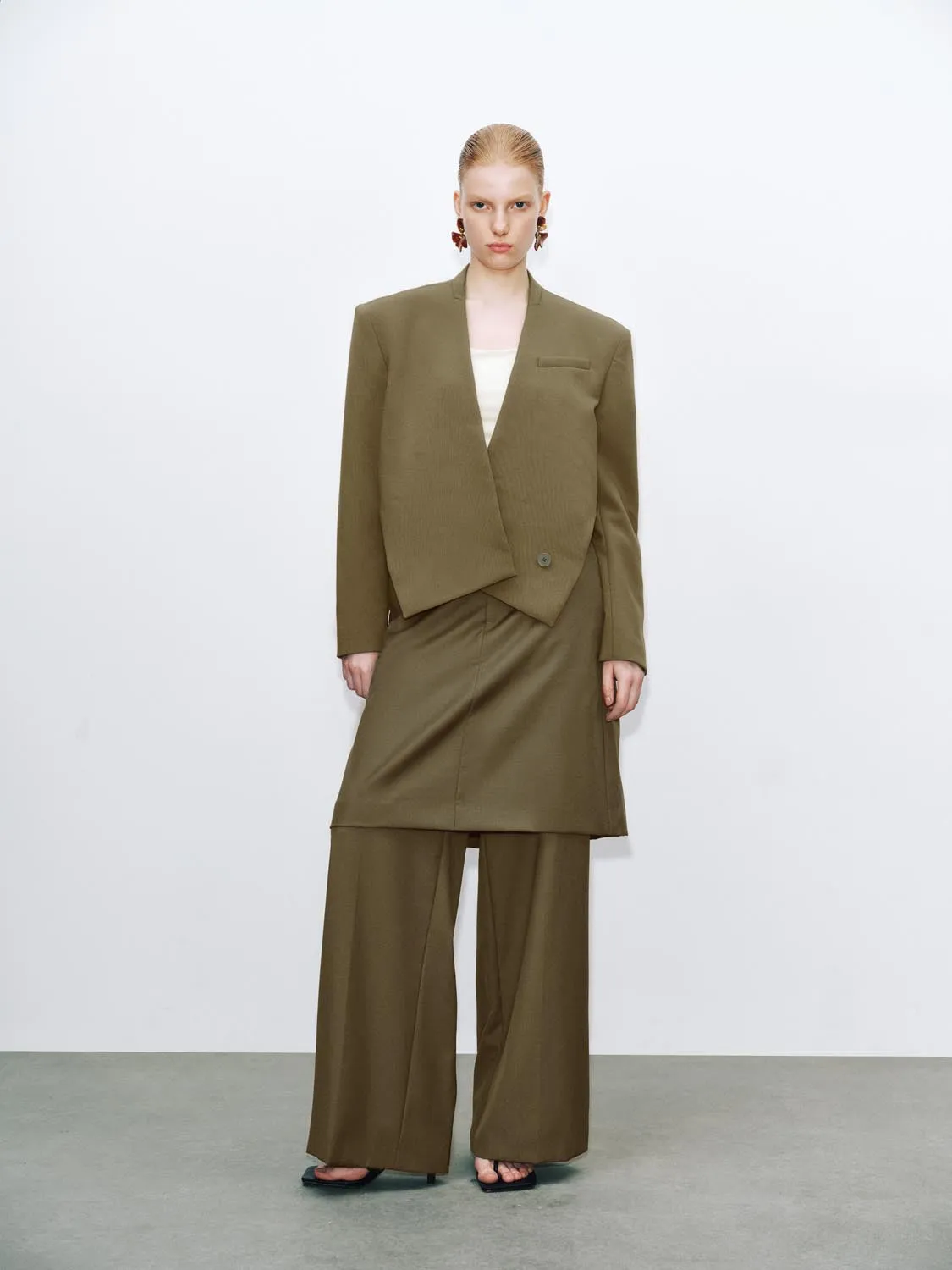 Surplice V-Neck Deconstructed Structured Blazers sold by Urban Revivo product image thumbnail 4