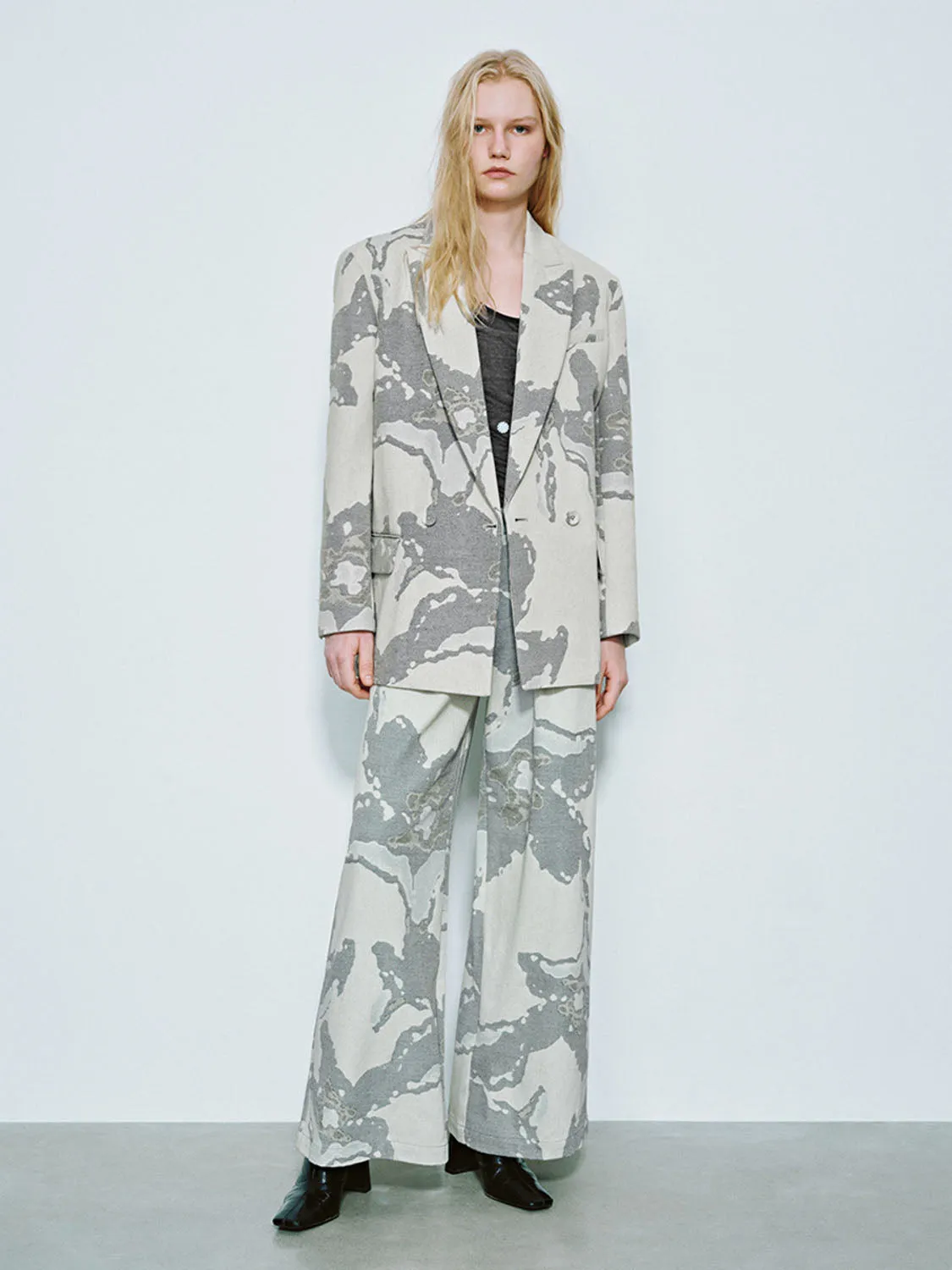 Printed Straight Blazers sold by Urban Revivo product image thumbnail 4