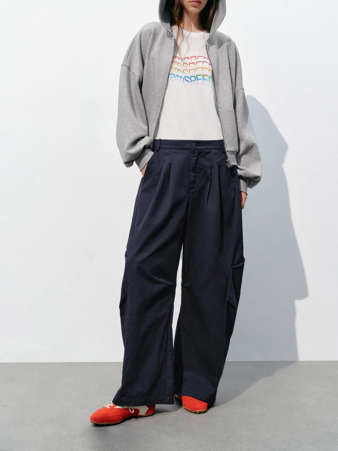 Zip-Fly Loose Barrel Trousers sold by Urban Revivo product image thumbnail 2