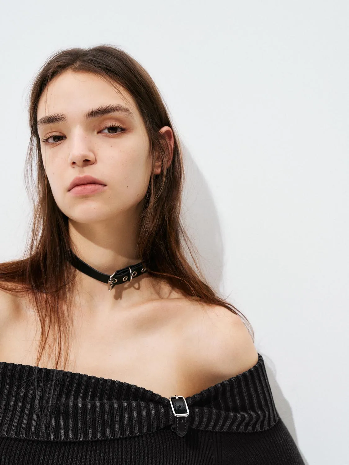 Knitted Off-the-Shoulder T-Shirts sold by Urban Revivo product image thumbnail 3