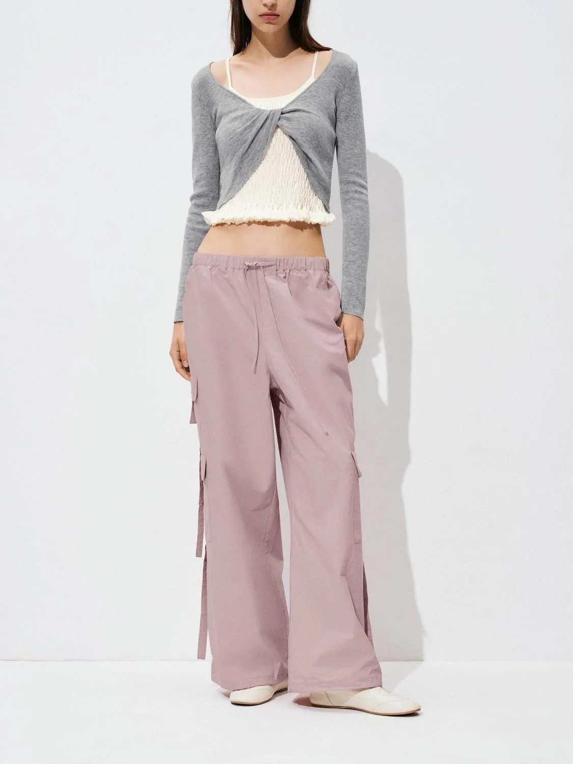 Flap Pockets Wide-Leg Cargo Pants sold by Urban Revivo product image thumbnail 5