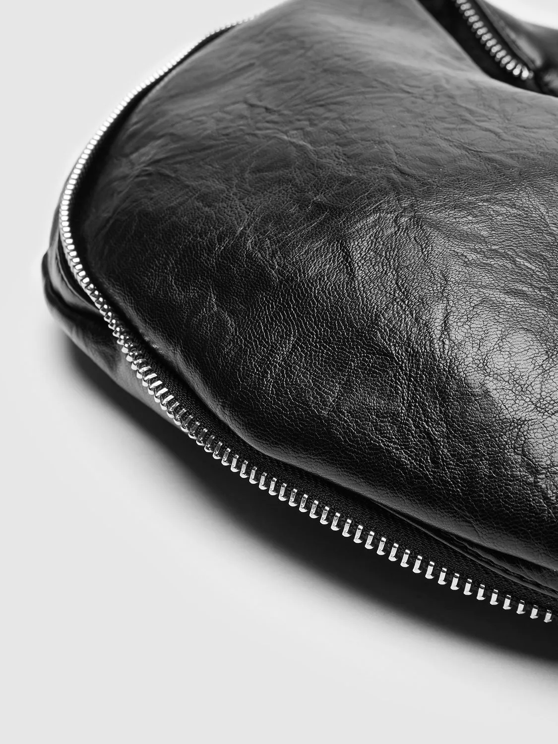 Moon Shoulder Bag sold by Urban Revivo product image thumbnail 5