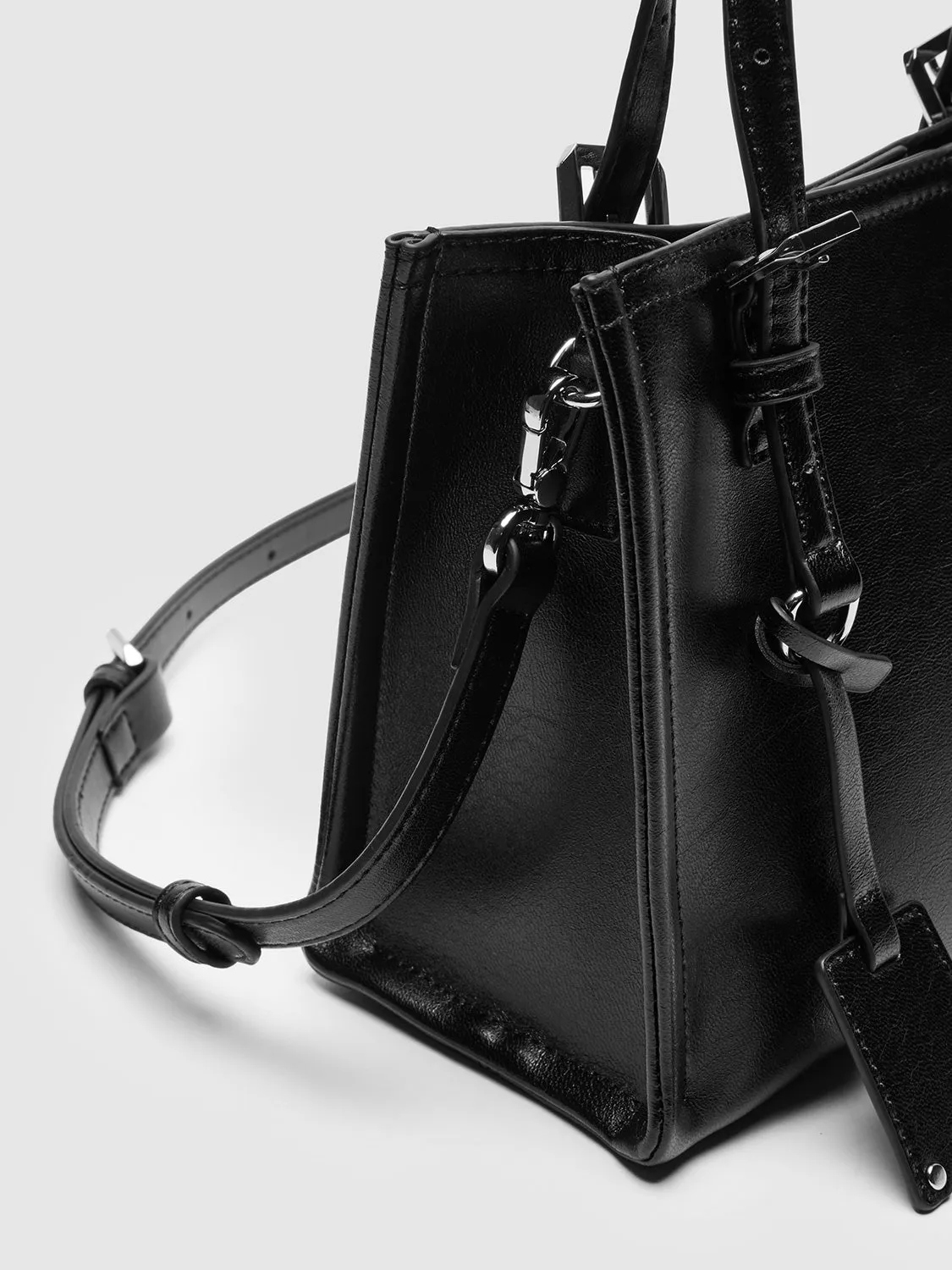 Hand Crossbody Bag sold by Urban Revivo product image thumbnail 4