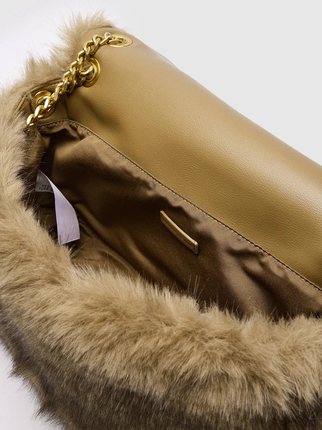 Fluffy Shoulder Crossbody Bag sold by Urban Revivo product image thumbnail 5